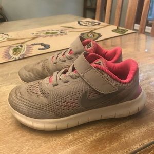 Nike FREE RN Girls SZ 11